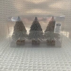 H For Happy Bed Bath & Beyond Fluffy Bottle Brush Trees Set Of 3 New With Tags